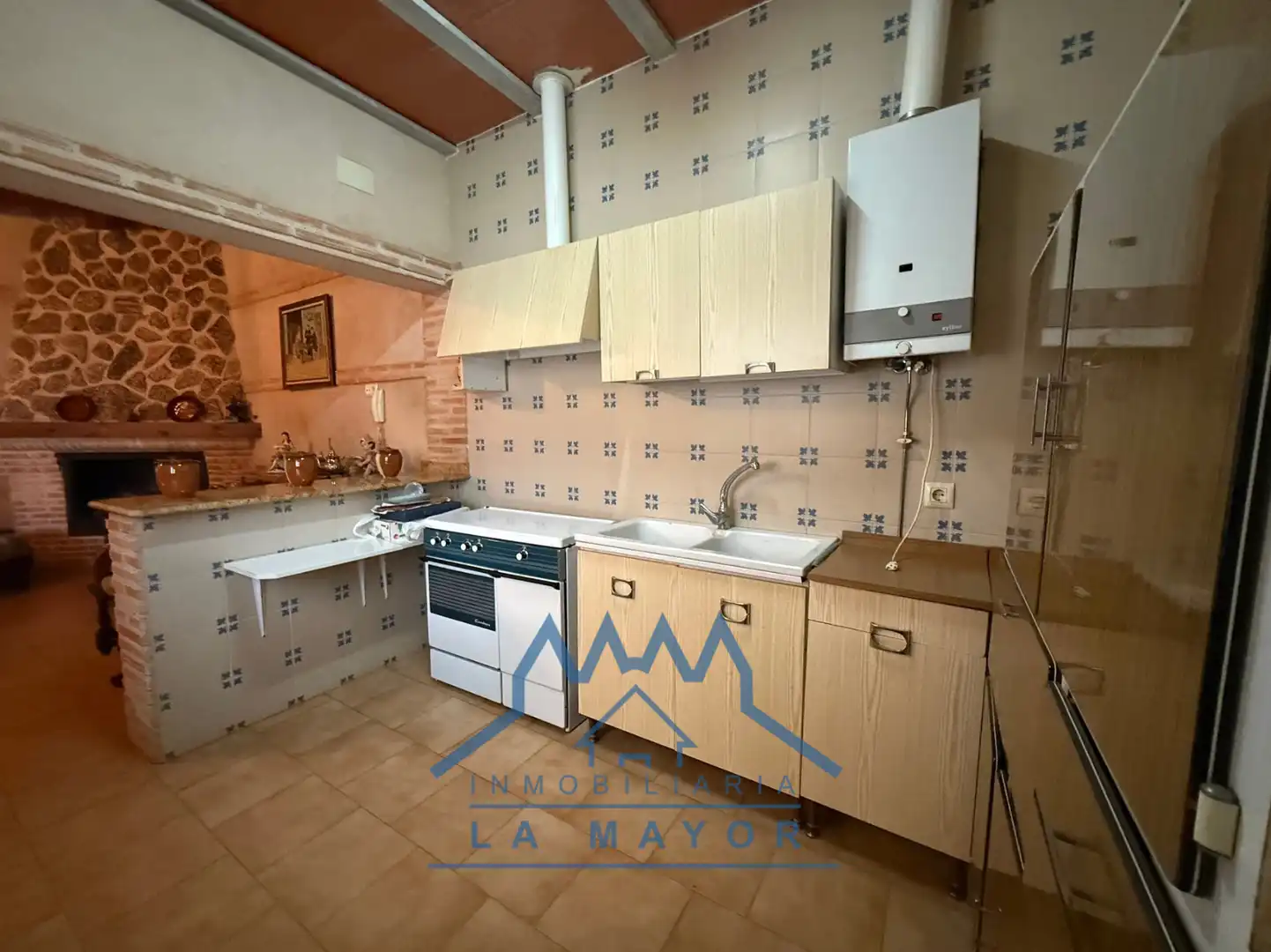 Cuina de Casa o xalet en venda en Almagro amb Jardí privat, Terrassa i Traster