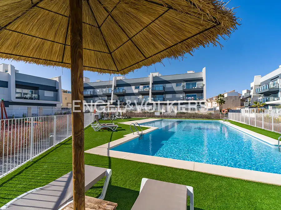 Außenansicht von Maisonette zum Verkauf in Santa Pola mit Klimaanlage, Heizung und Terrasse