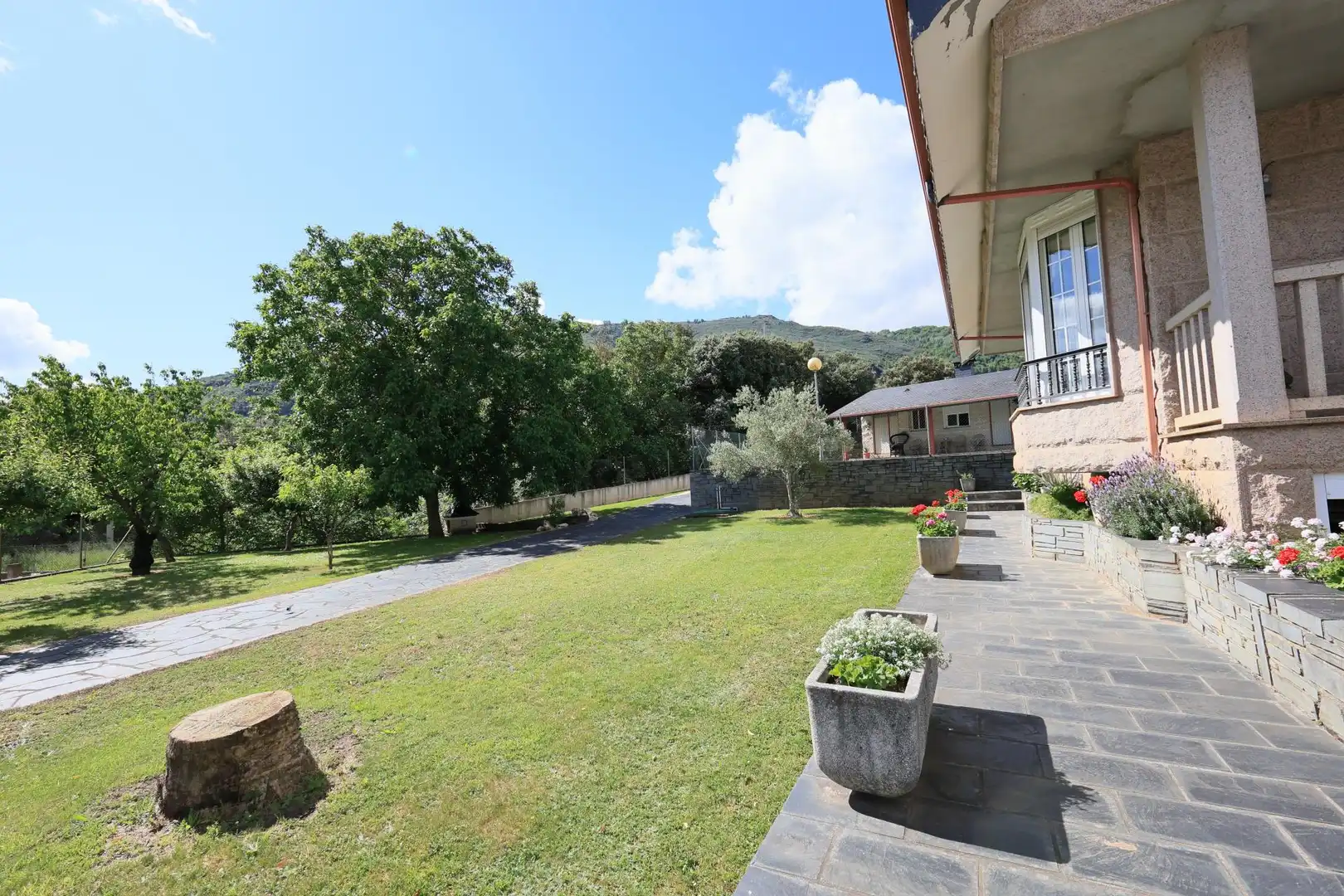 Garten von Haus oder Chalet zum Verkauf in O Barco de Valdeorras   mit Heizung, Terrasse und Schwimmbad