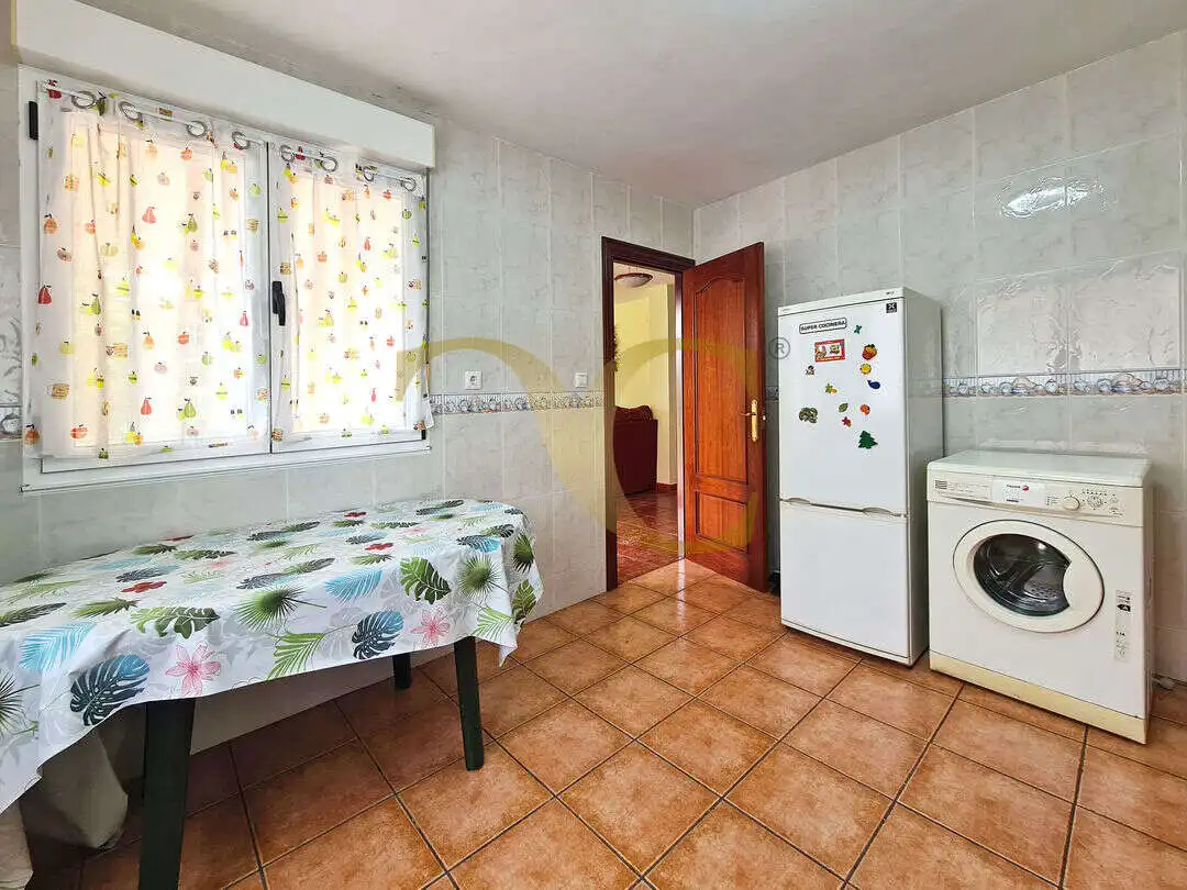 Cuina de Casa o xalet en venda en Villaviciosa amb Calefacció, Jardí privat i Terrassa