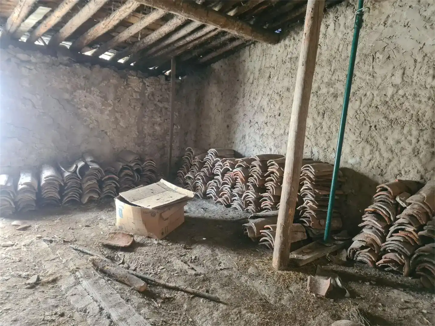 Casa adosada en venta en Huélamo