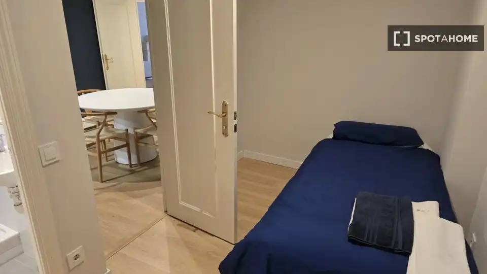 Bedroom of Flat for rent in Chamartín