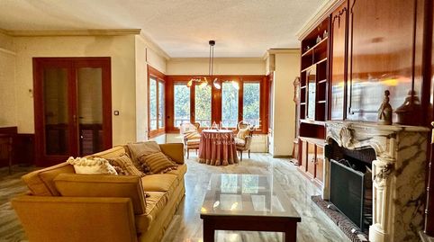 SE VENDE CASA CON PISCINA EN GLORIETA DE NOVELDA.