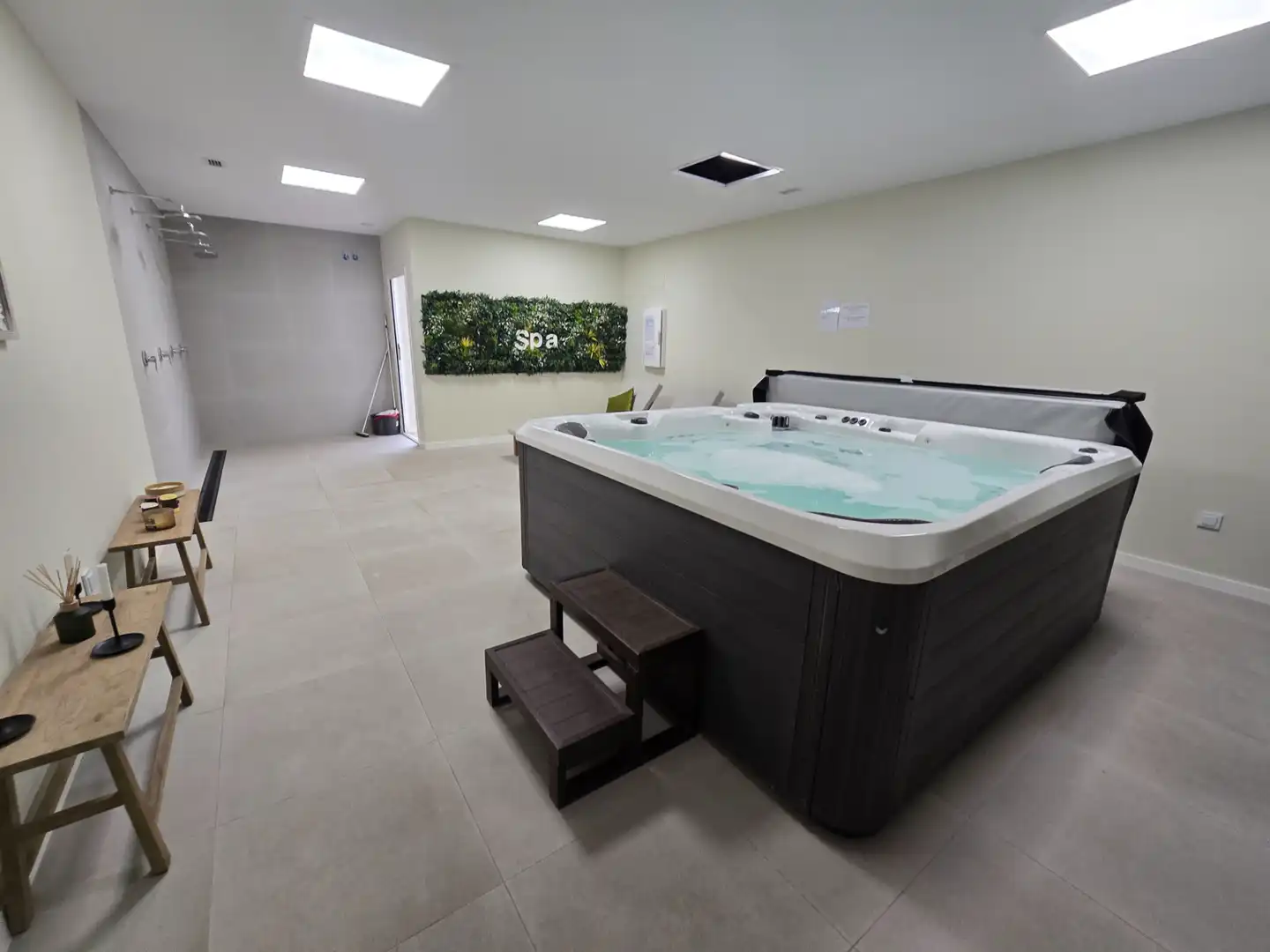 Piscina de Casa adosada en venda en Mijas amb Aire condicionat, Jardí privat i Terrassa