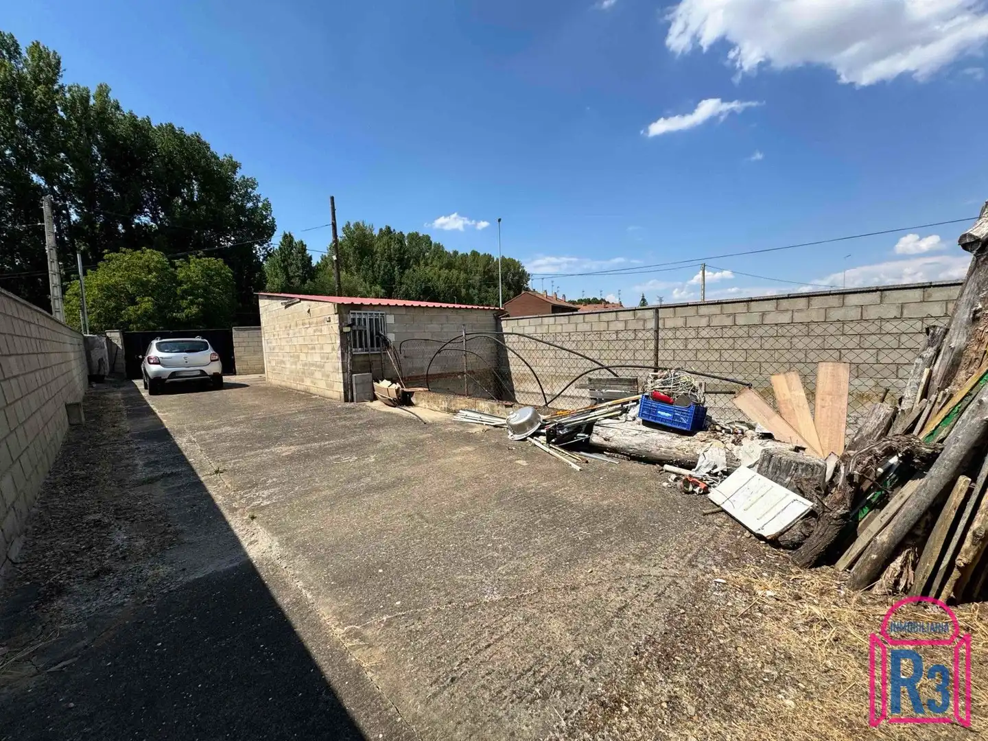 Parking de Casa o chalet en venta en Villasabariego con Calefacción, Jardín privado y Trastero