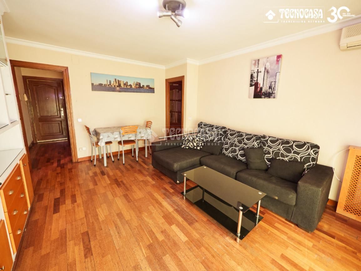 Living room of Flat to rent in  Granada Capital  with Heating and Balcony