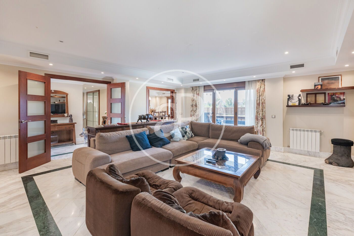 Sala de estar de Casa o chalet en venta en Pozuelo de Alarcón con Aire acondicionado, Calefacción y Jardín privado