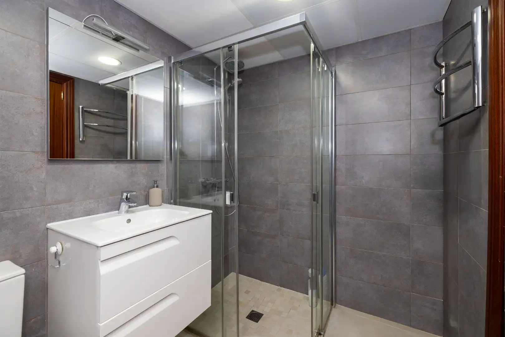 Baño de Piso en venta en Málaga con Aire acondicionado, Amueblado y Balcón