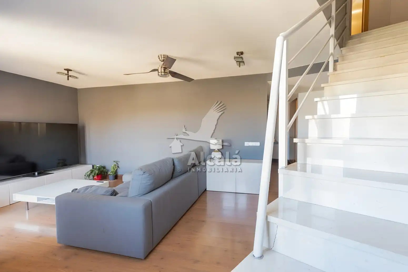 Living room of Flat for sale in Torrejón de Ardoz  with Heating, Terrace and Storage room