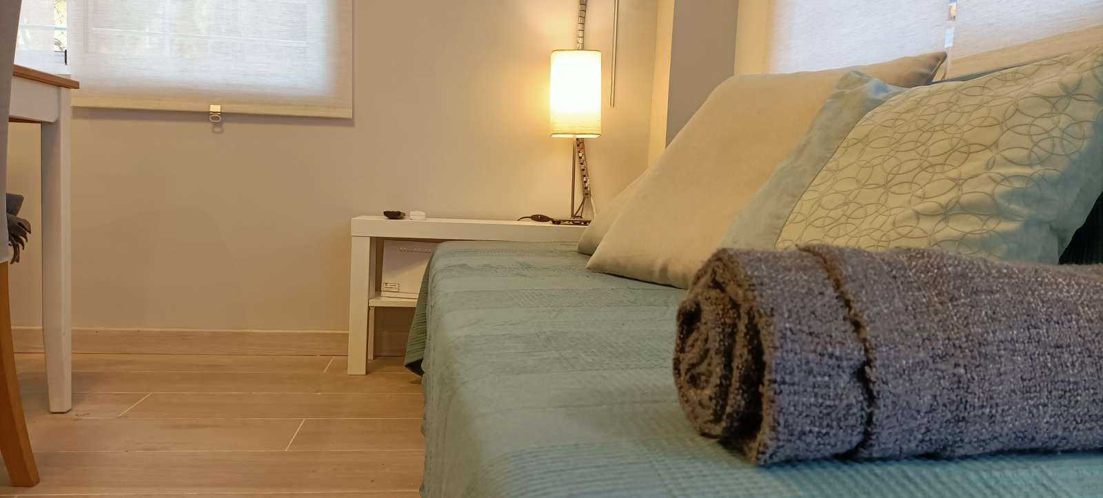 Bedroom of Study to share in  Madrid Capital  with Air Conditioner, Heating and Terrace