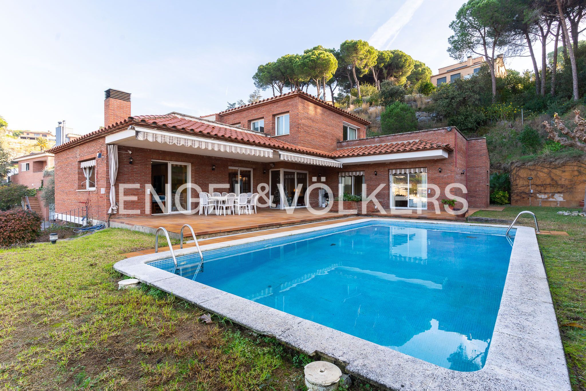 Vista exterior de Casa o xalet en venda en Caldes d'Estrac amb Aire condicionat, Calefacció i Jardí privat