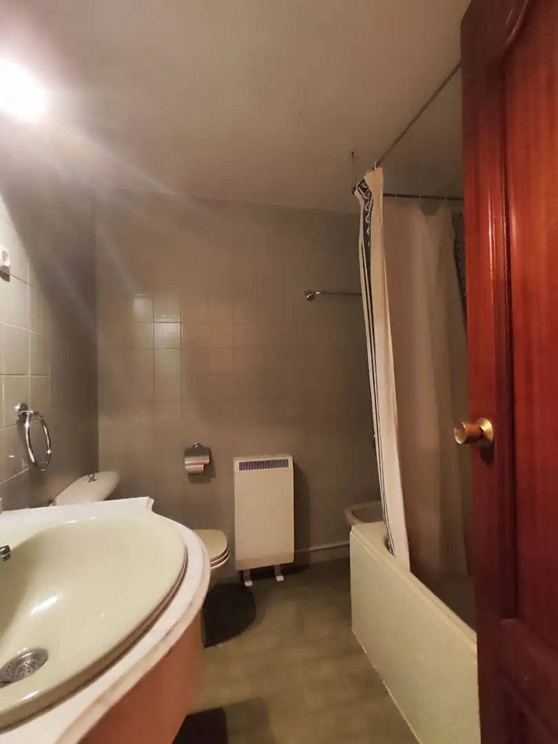 Badezimmer von Wohnung zum Verkauf in Corral de Almaguer mit Heizung, Terrasse und Abstellraum