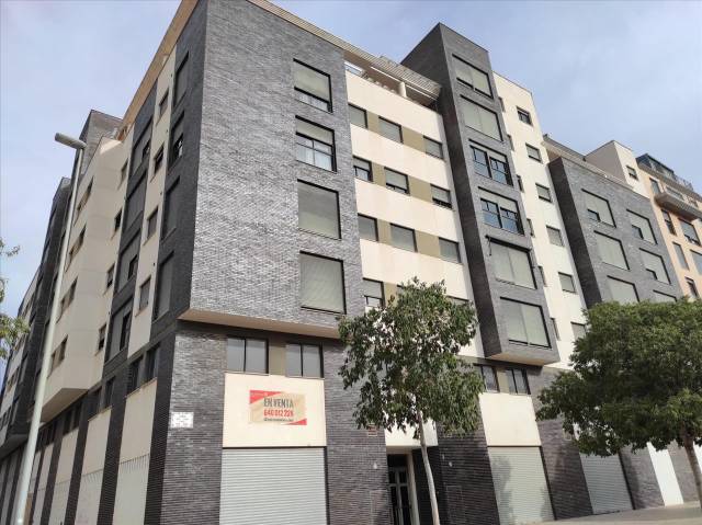 Garaje en Venta en Calle Río Adra en Ensanche - Río Júcar