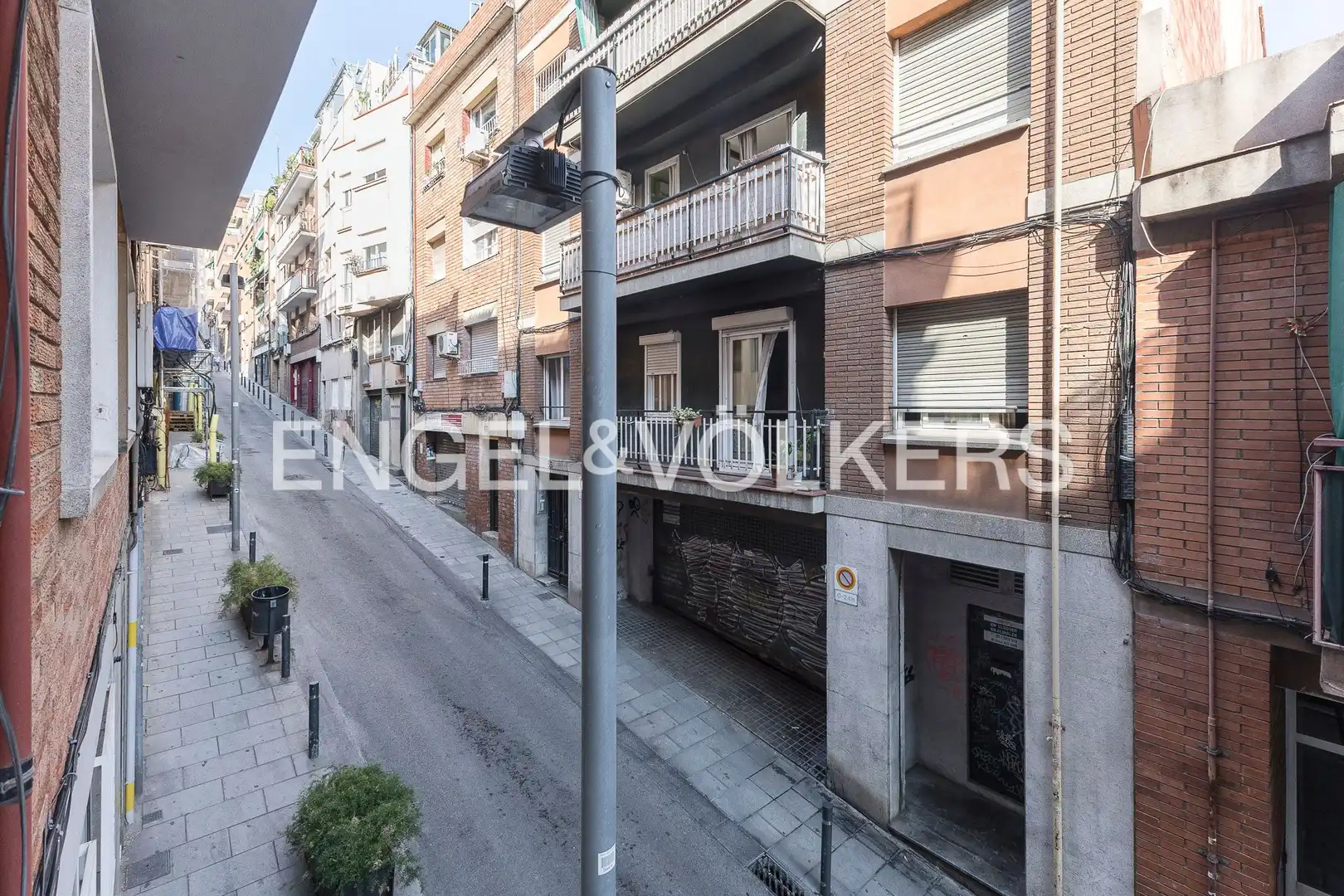 Vista exterior de Piso en venta en Barcelona con Calefacción