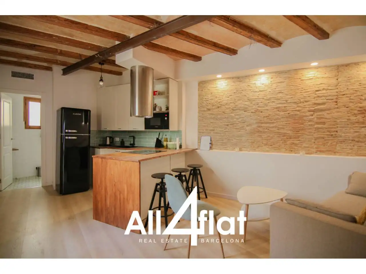 Flat with terrace for sale in Calle Canuda