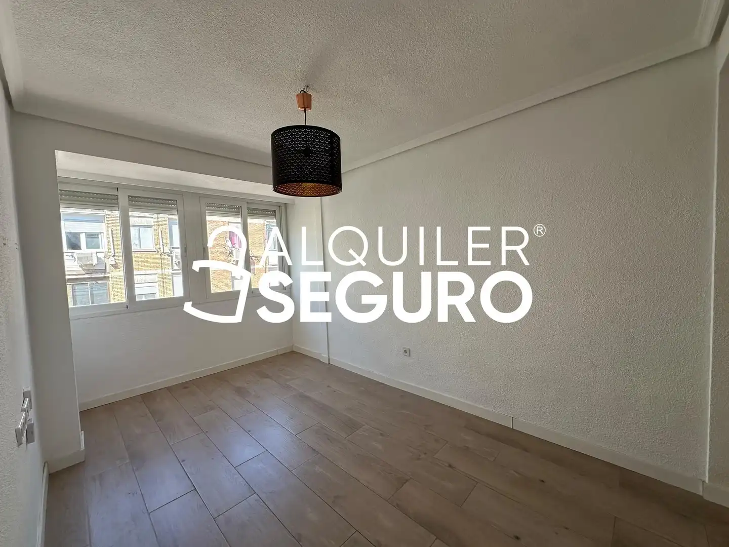 Habitación de Piso de alquiler en Madrid con Calefacción y Trastero