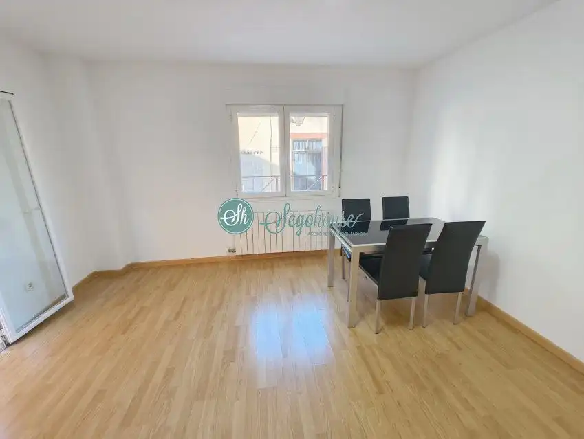 Piso en venta en Bernuy de Porreros con Calefacción, Terraza y Trastero