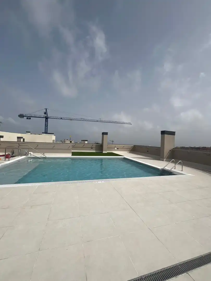 Piscina de Piso de alquiler en Las Palmas de Gran Canaria con Terraza, Trastero y Amueblado