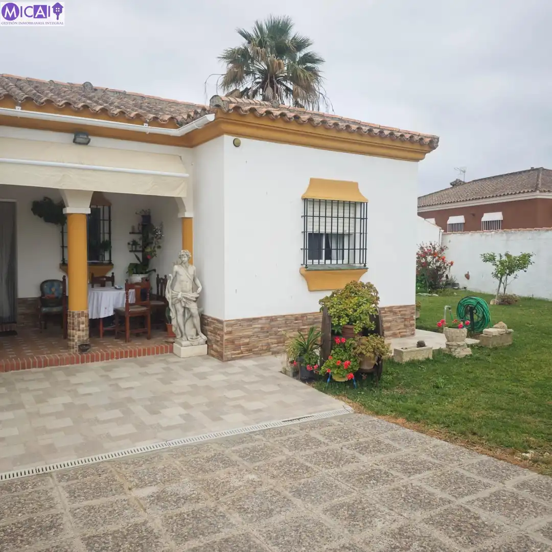 Jardín de Casa o chalet en venta en Chiclana de la Frontera con Jardín privado, Trastero y Piscina