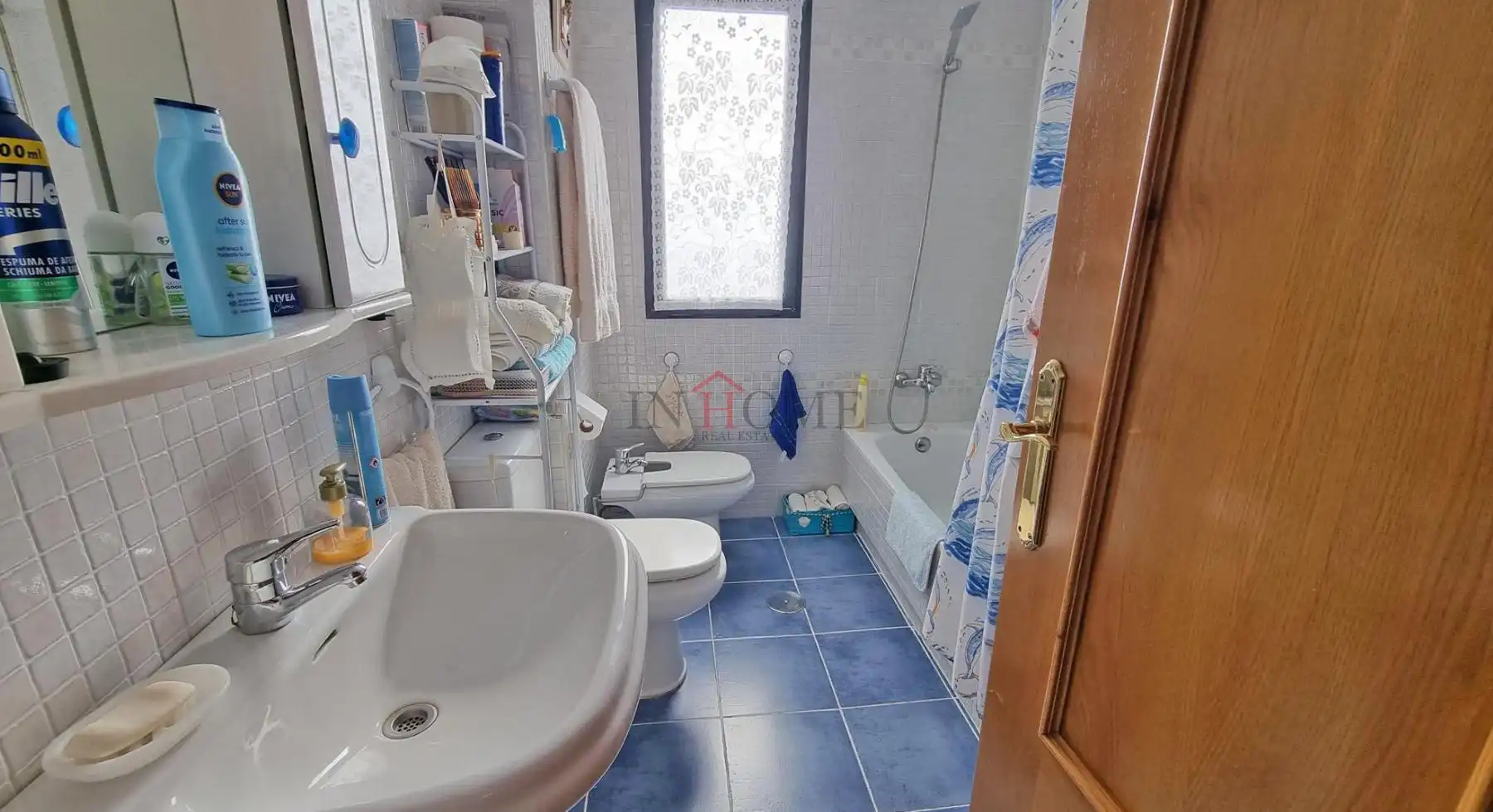 Baño de Apartamento en venta en Benidorm con Aire acondicionado, Terraza y Amueblado