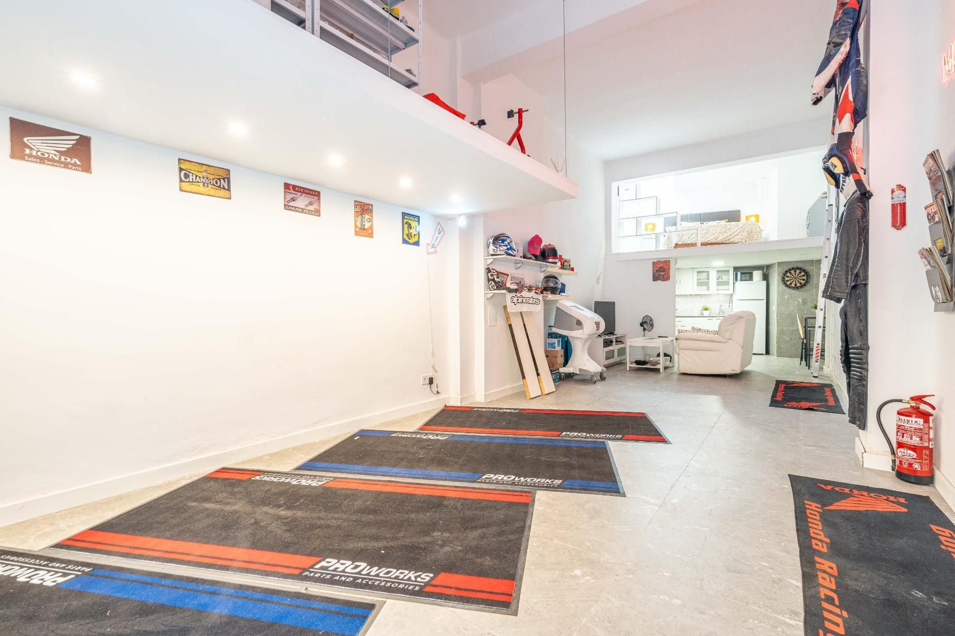Premises for sale in  Valencia Capital