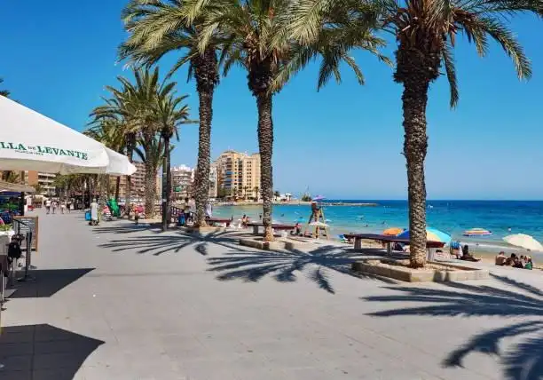 Außenansicht von Wohnungen zum Verkauf in Torrevieja mit Klimaanlage, Heizung und Möbliert