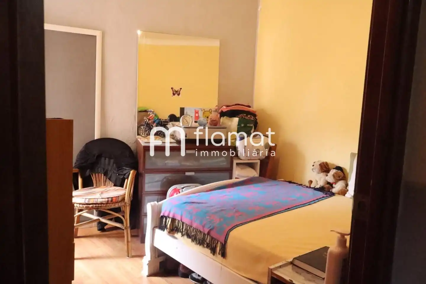Schlafzimmer von Erdgeschoss zum Verkauf in Santa Coloma de Gramenet mit Balkon