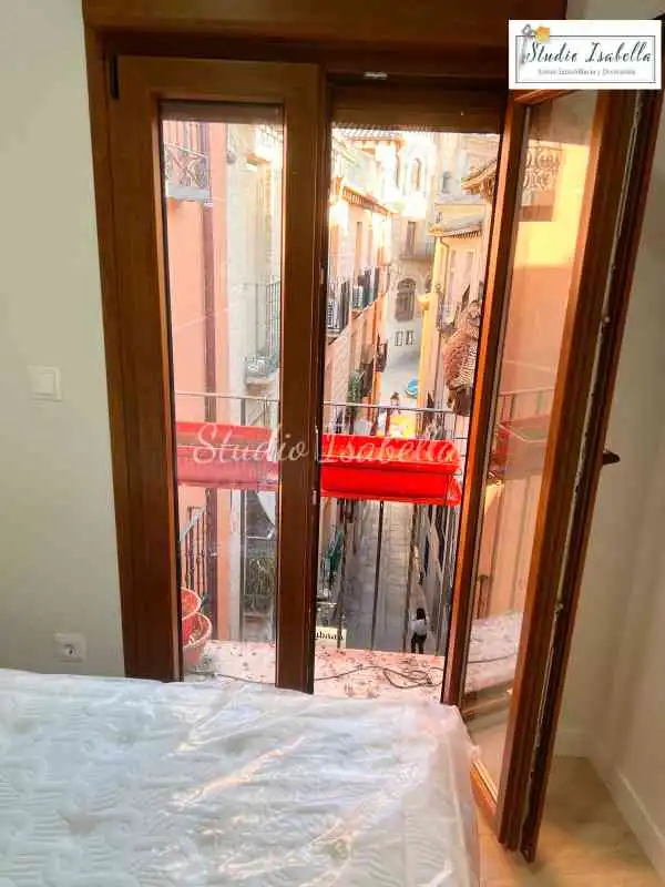 Balcony of Flat for share in Toledo  with Air Conditioner, Heating and Furnished