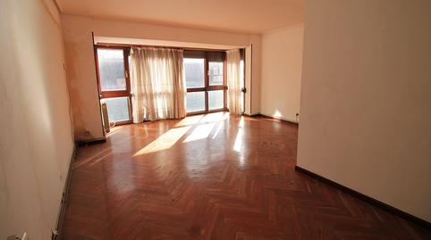 Foto 2 de Piso en venta en Las Arenas, Bizkaia