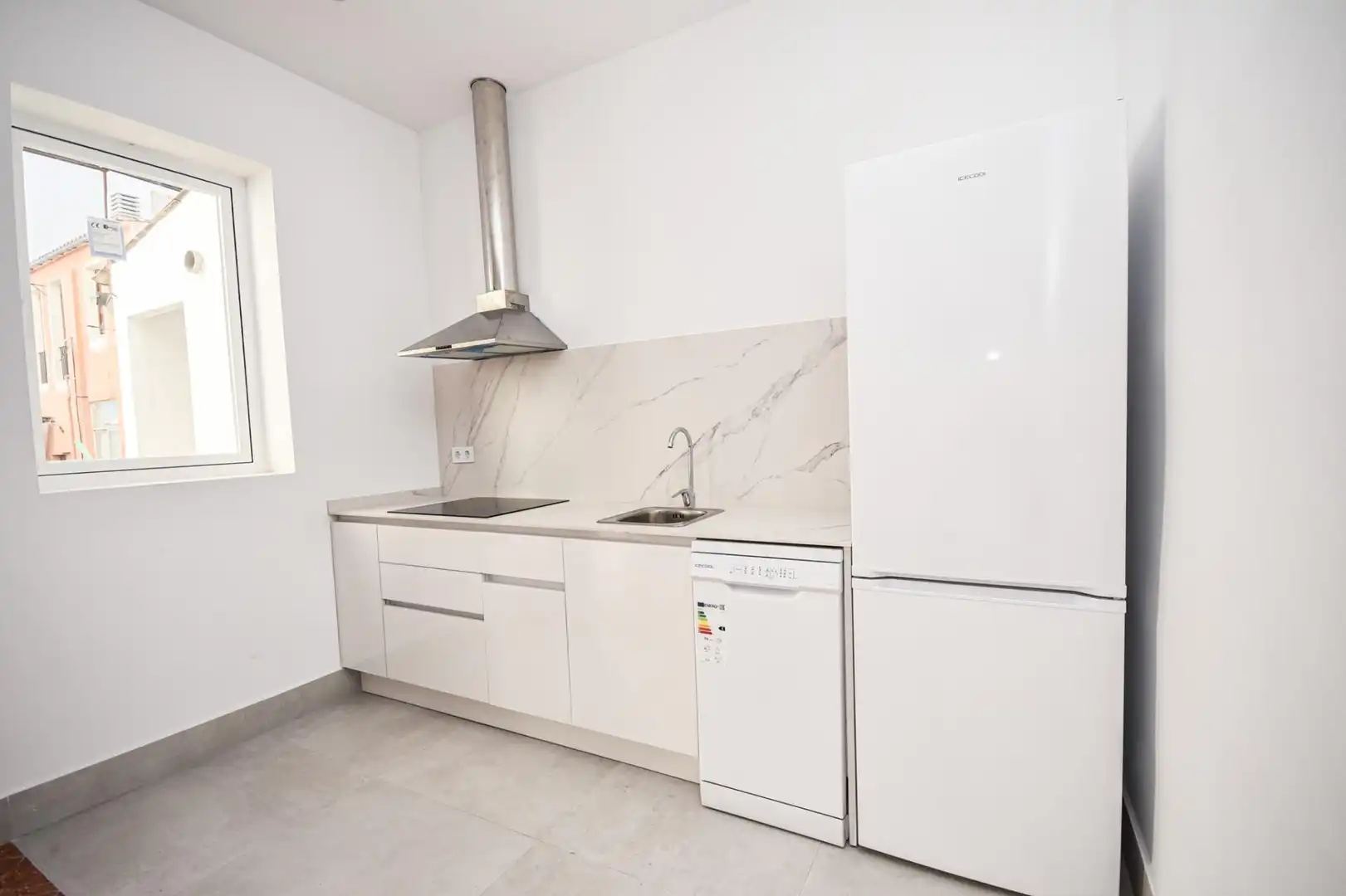 Küche von Wohnung zur Miete in  Palma de Mallorca mit Terrasse, Abstellraum und Balkon