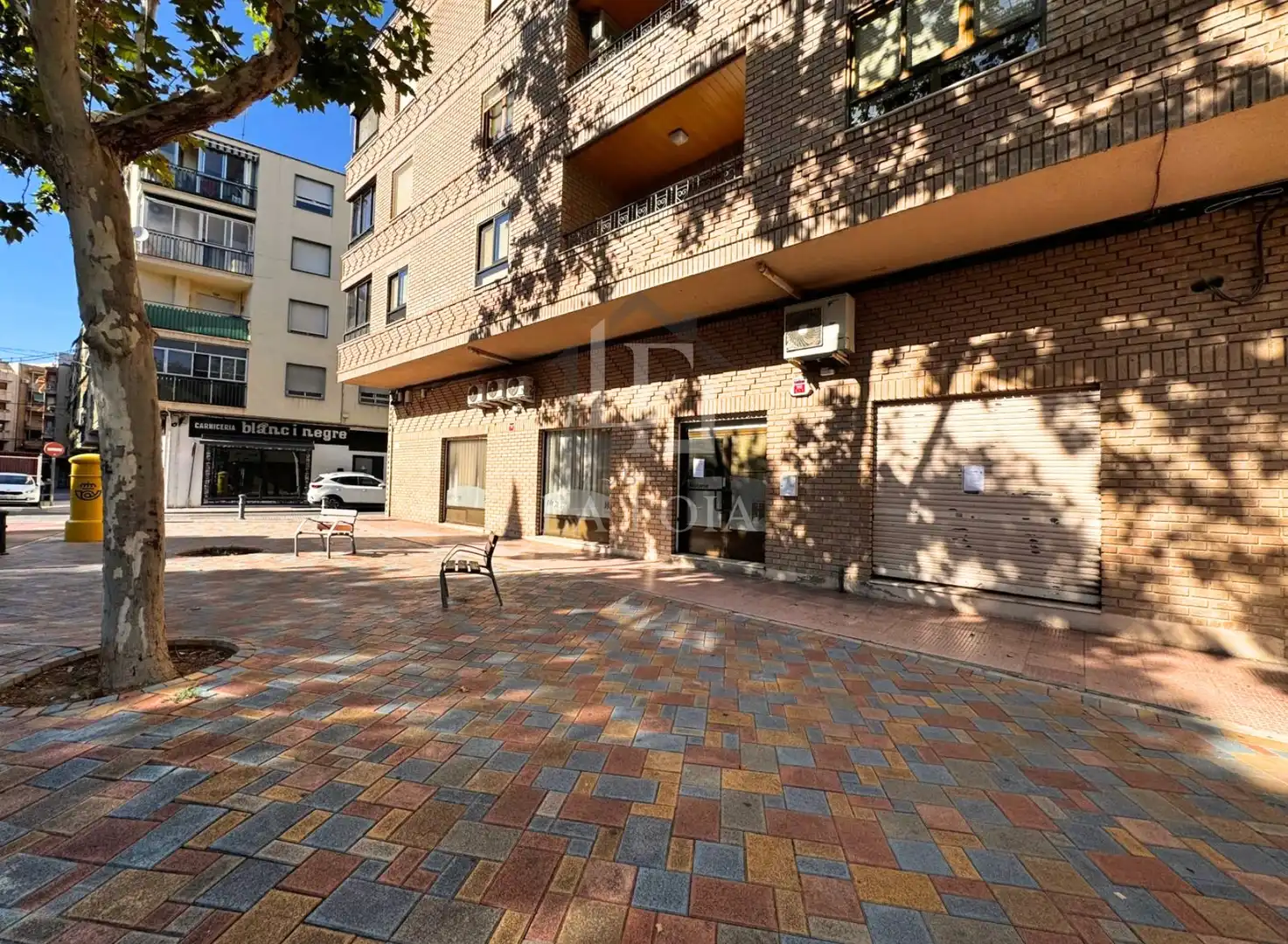 Local comercial de lloguer a Carrer Ramón y Cajal 7