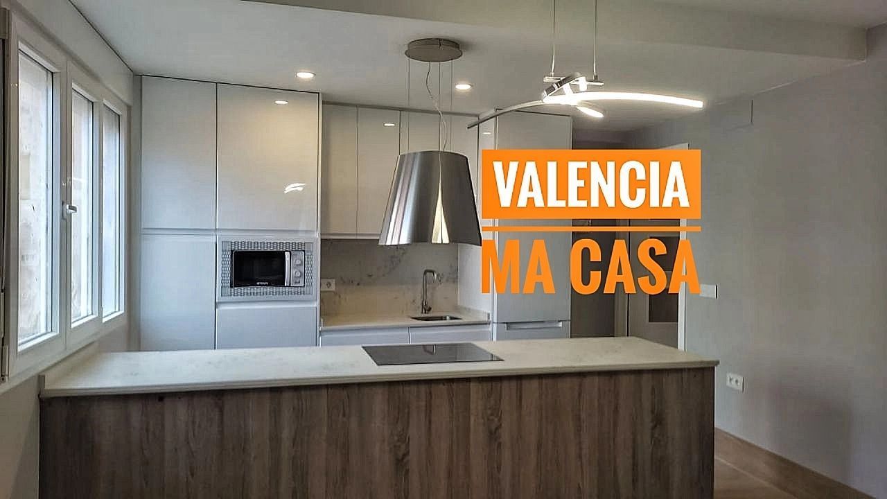 Kitchen of Flat to rent in  Valencia Capital  with Air Conditioner, Heating and Furnished