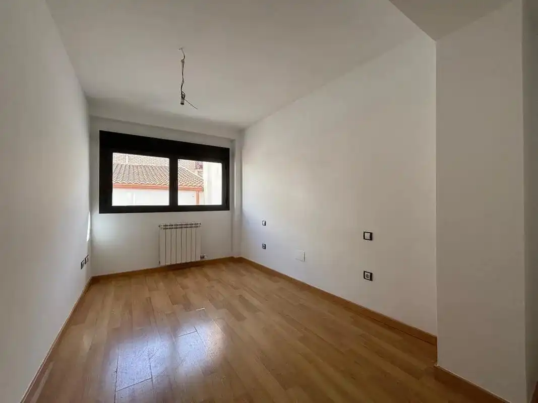 Bedroom of Study for sale in Zaragoza  with Heating and Balcony