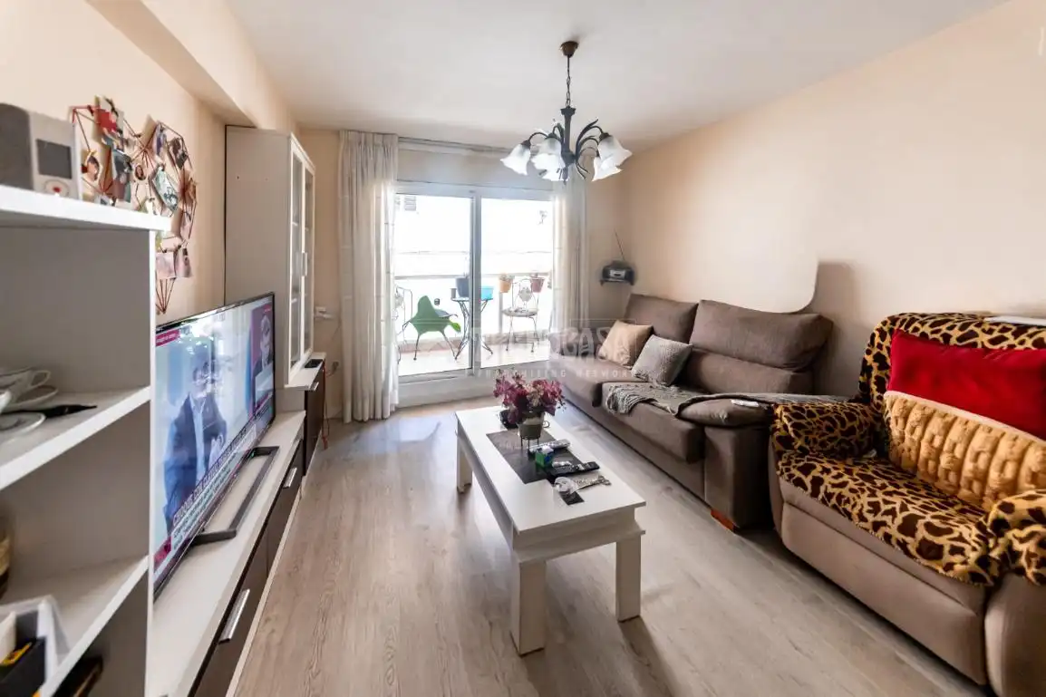 Sala de estar de Piso en venta en Cunit con Parquet y Balcón