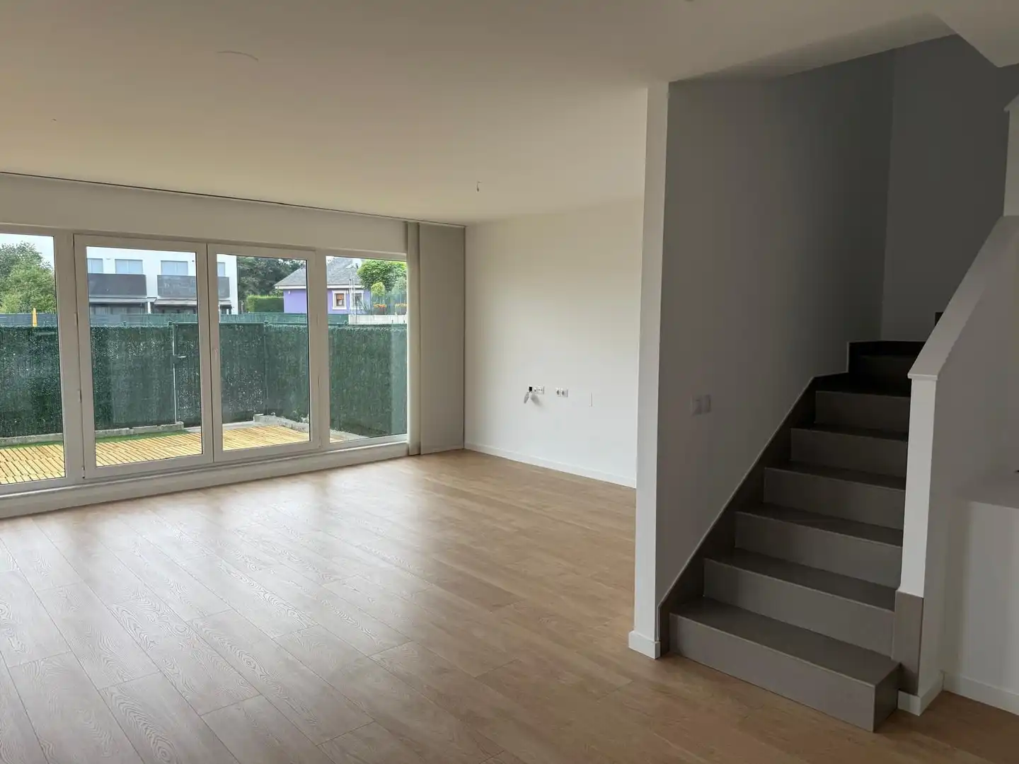 Sala de estar de Casa adosada en venta en Lugo con Calefacción y Jardín privado