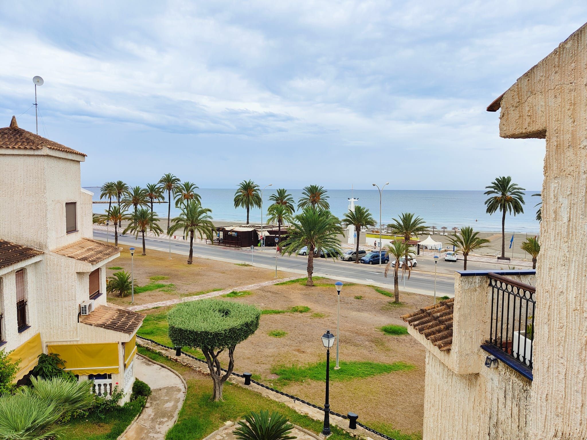 Casa adosada de lloguer a N/A, 48, Calas Santiago Bernabéu, Santa Pola ciudad, Santa Pola