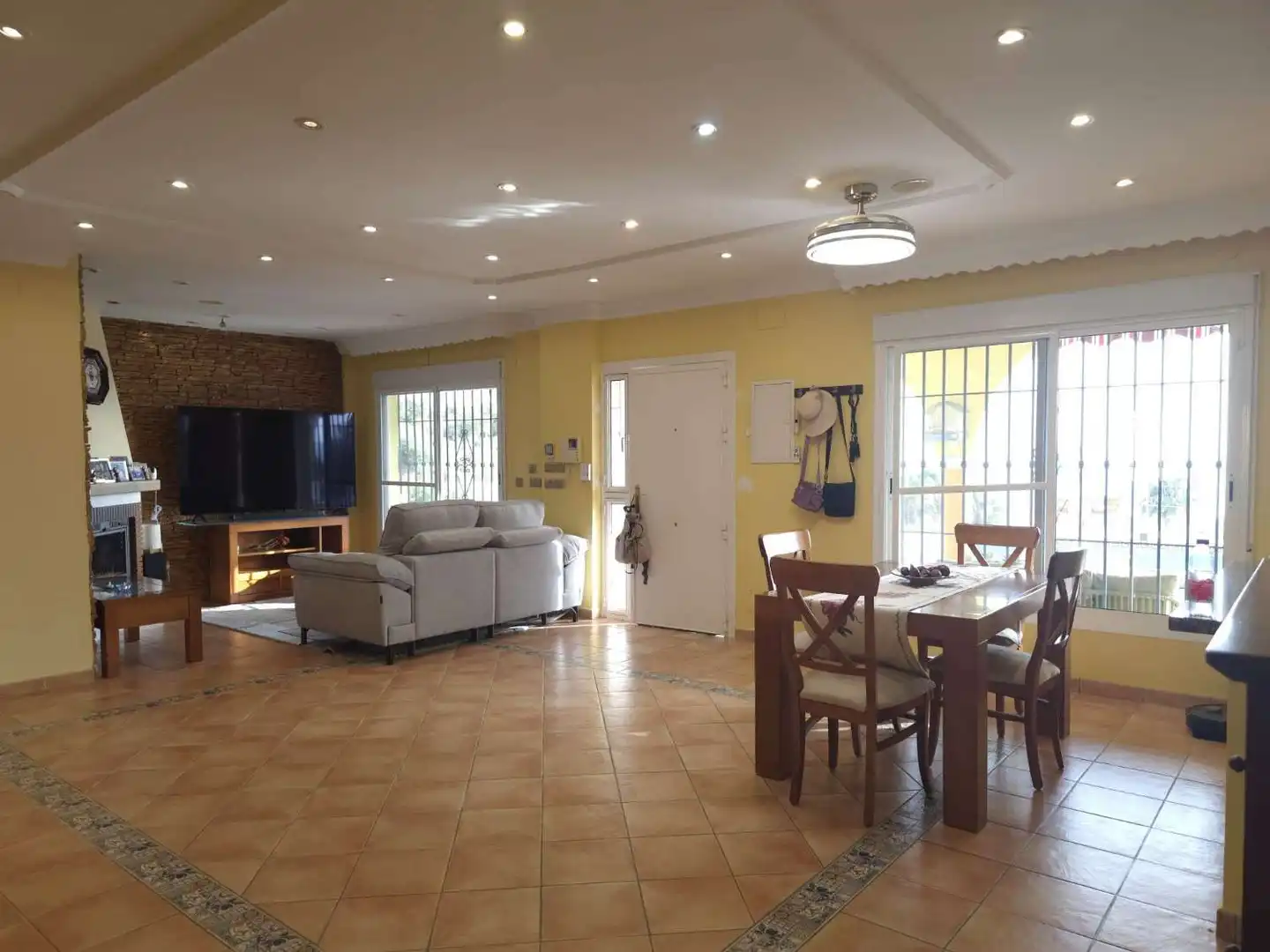 Sala d'estar de Finca rústica en venda en Arucas amb Aire condicionat, Piscina i Moblat