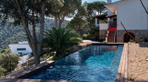 Villa con licencia turística, piscina desbordante y vistas al mar, imatge 5