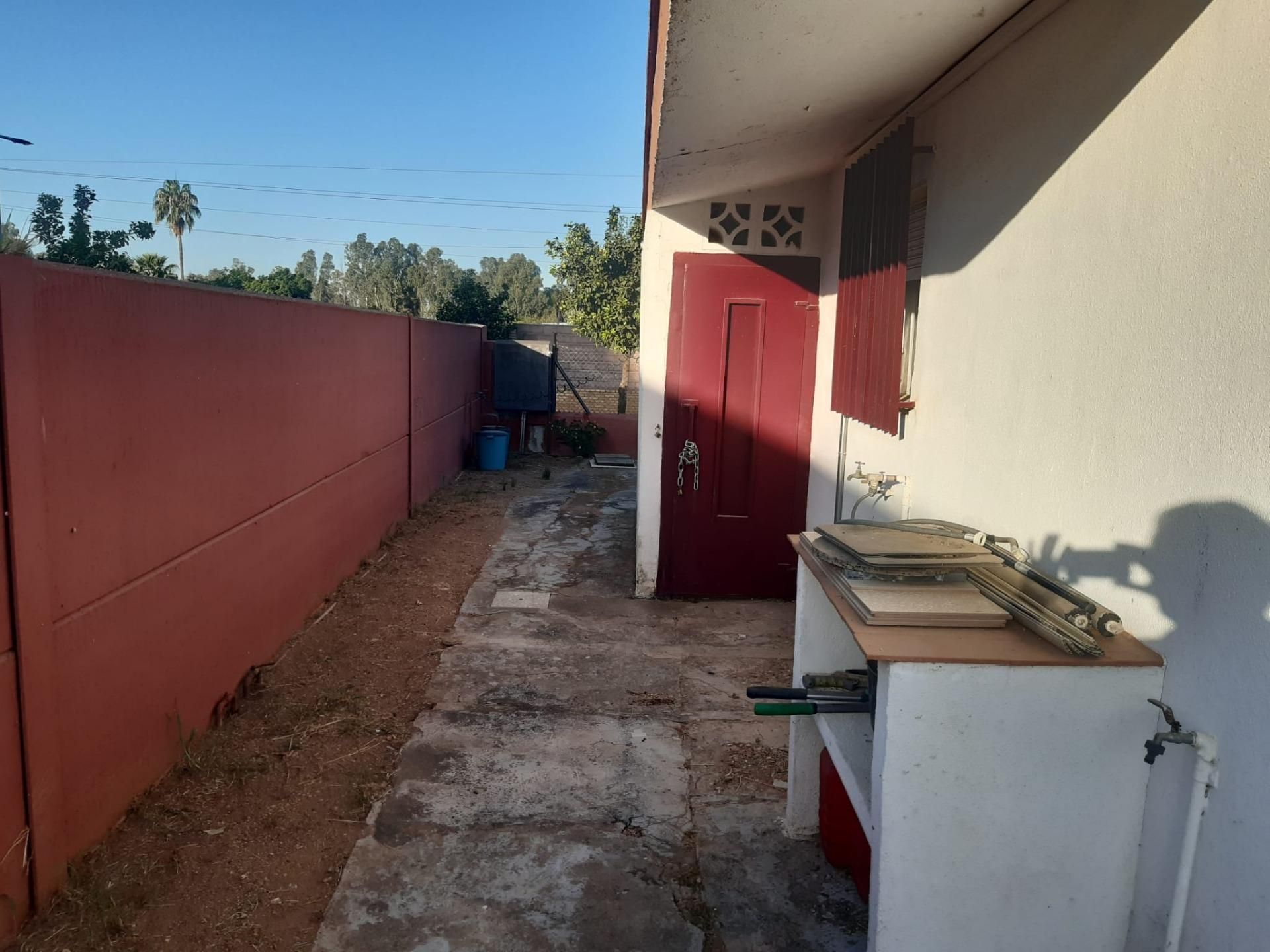 Exterior view of House or chalet for sale in Alcalá de Guadaira