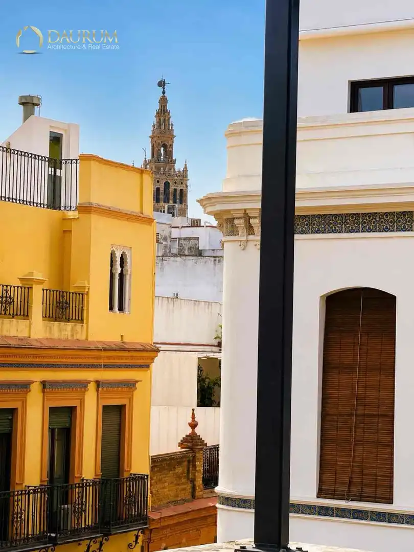 Außenansicht von Dachboden zum Verkauf in Sevilla mit Klimaanlage und Terrasse