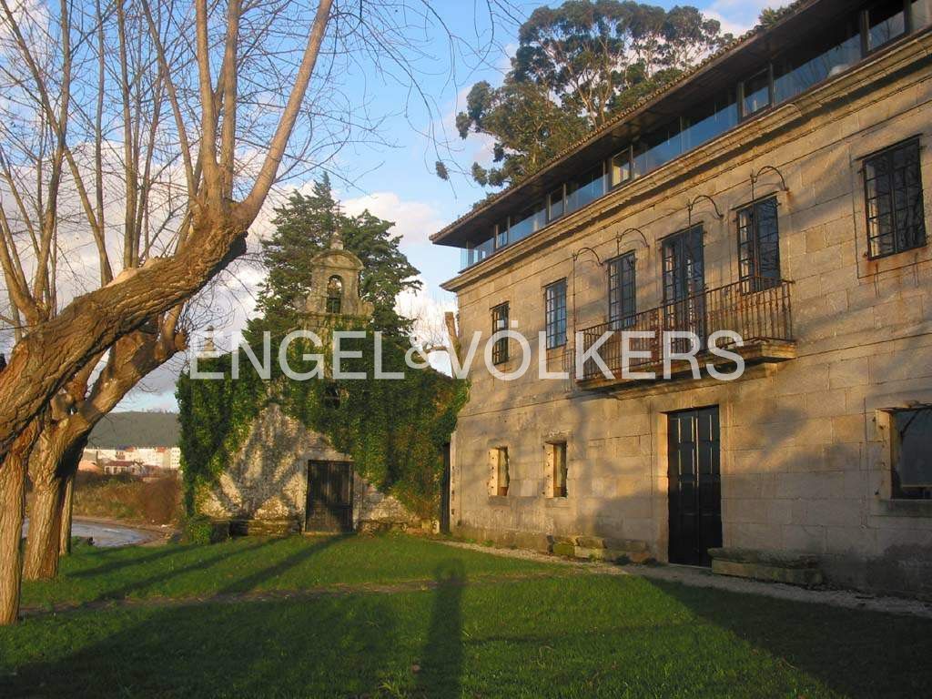 Vista exterior de Finca rústica en venda en Neda amb Calefacció, Jardí privat i Traster