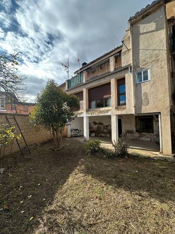Edificio en Venta en Avenida La Rioja en Anguciana