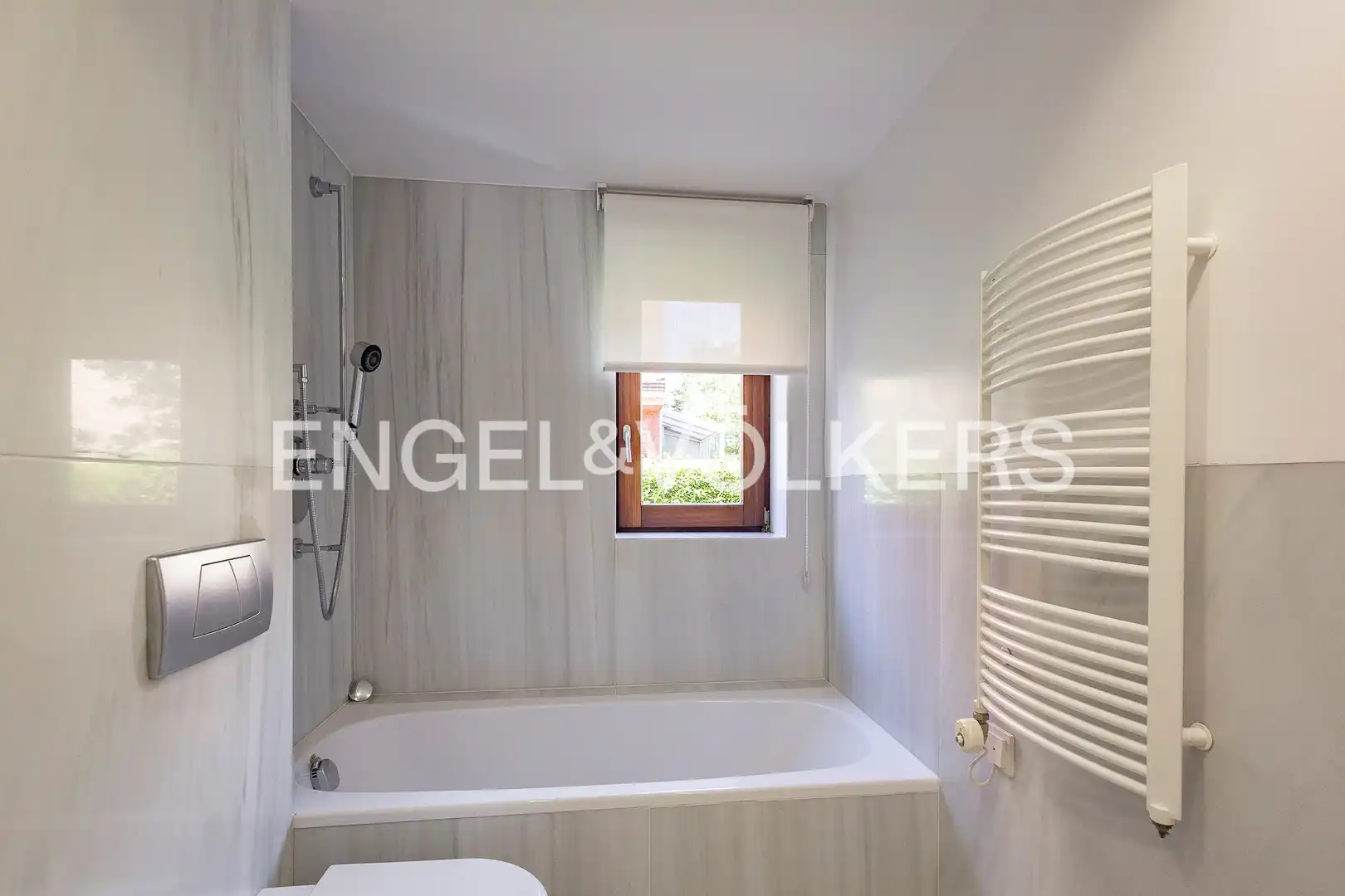 Baño de Casa o chalet en venta en Sant Cugat del Vallès con Aire acondicionado, Calefacción y Jardín privado