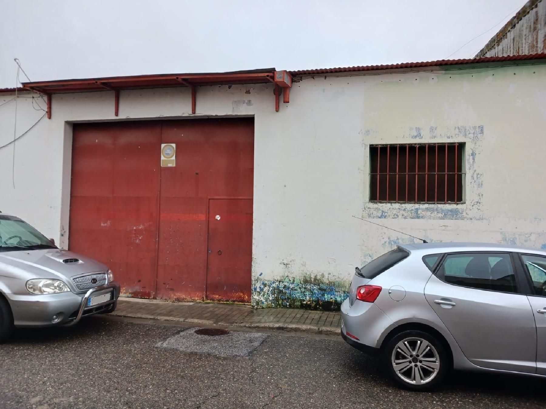 Außenansicht von Fabrikhallen zum verkauf in Brenes