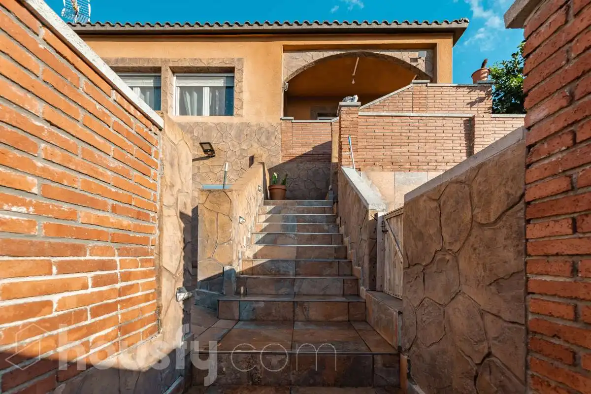Vista exterior de Casa o xalet en venda en Abrera, Barcelona
