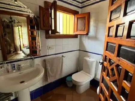 Chalet con piscina en venta en Calle Galera 11