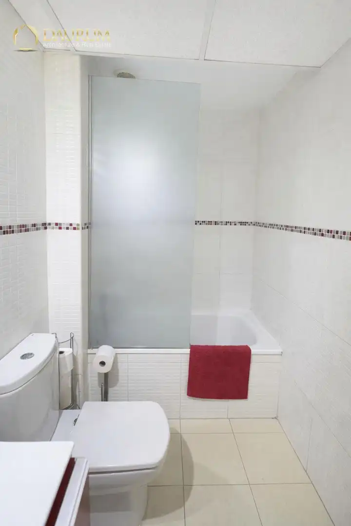 Bany de Pis en venda en Mislata amb Aire condicionat, Calefacció i Terrassa