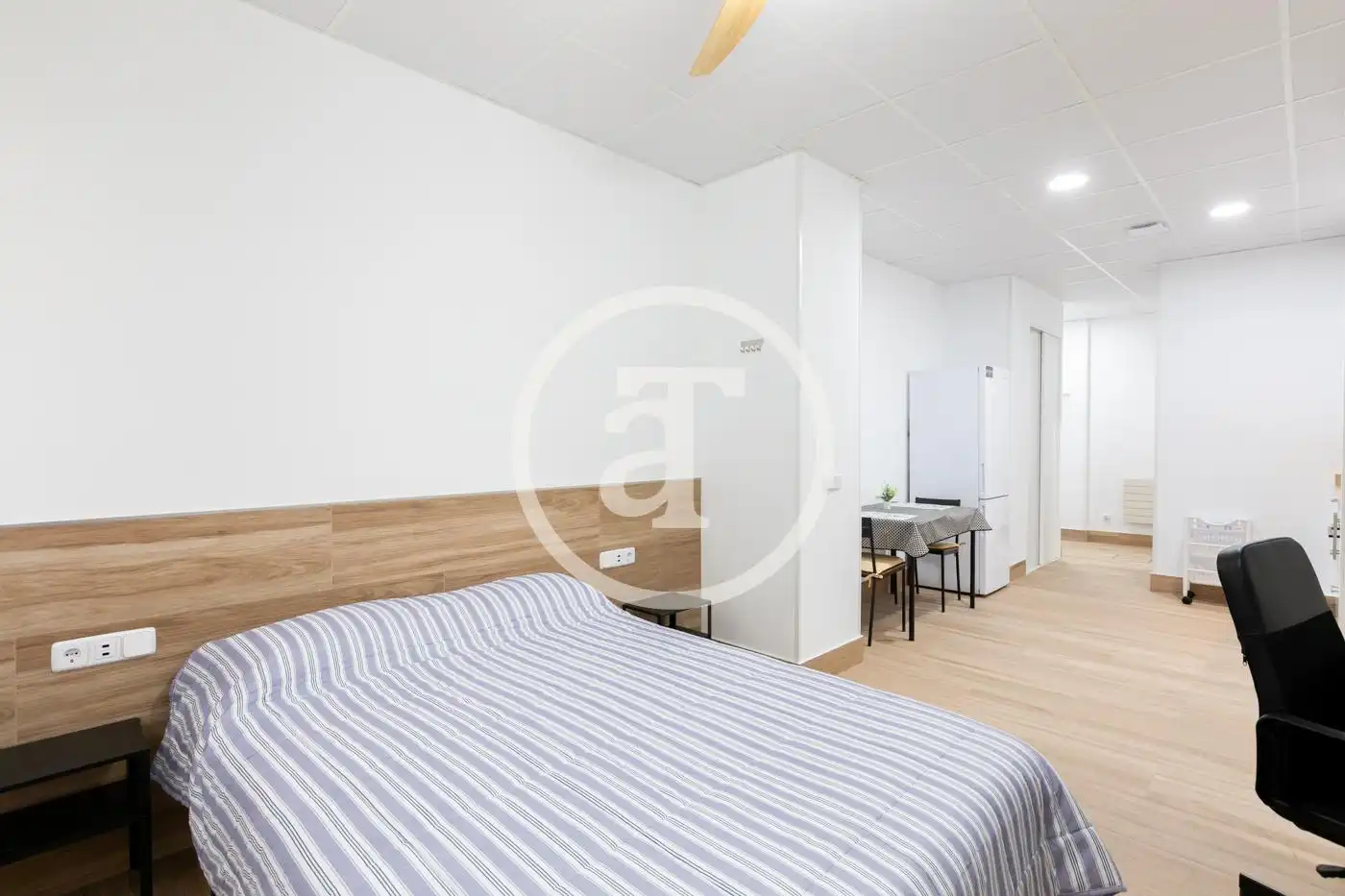 Habitación de Estudio de alquiler en Madrid con Calefacción, Amueblado y Horno
