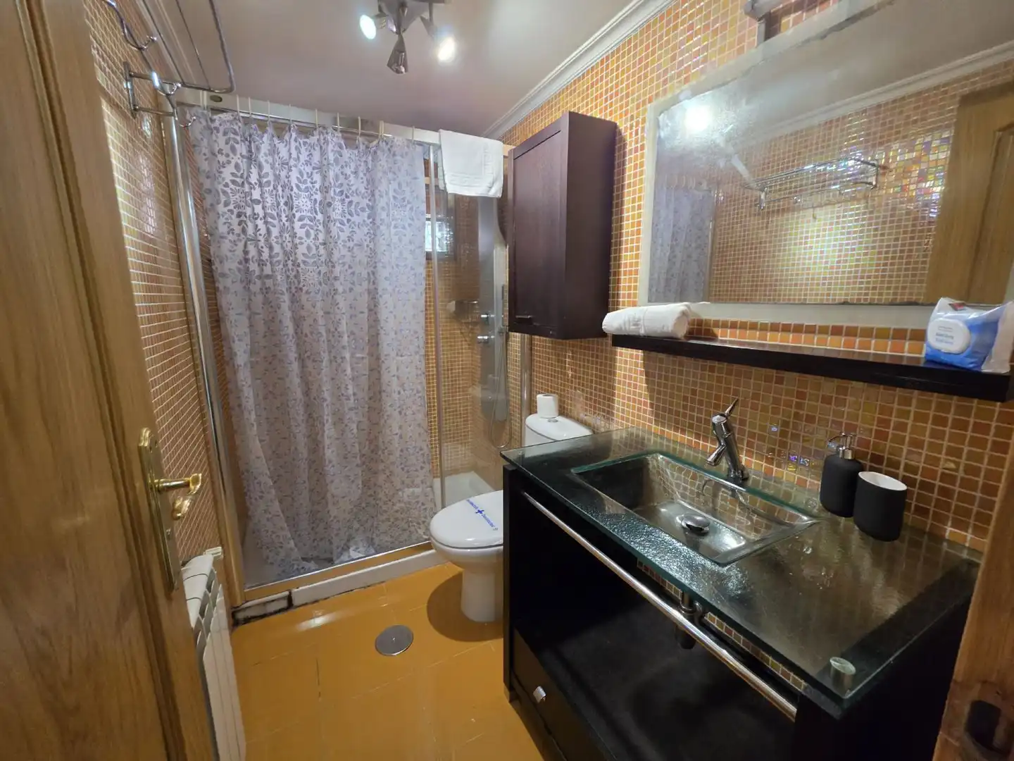 Bany de Apartament en venda en A Coruña Capital  amb Calefacció