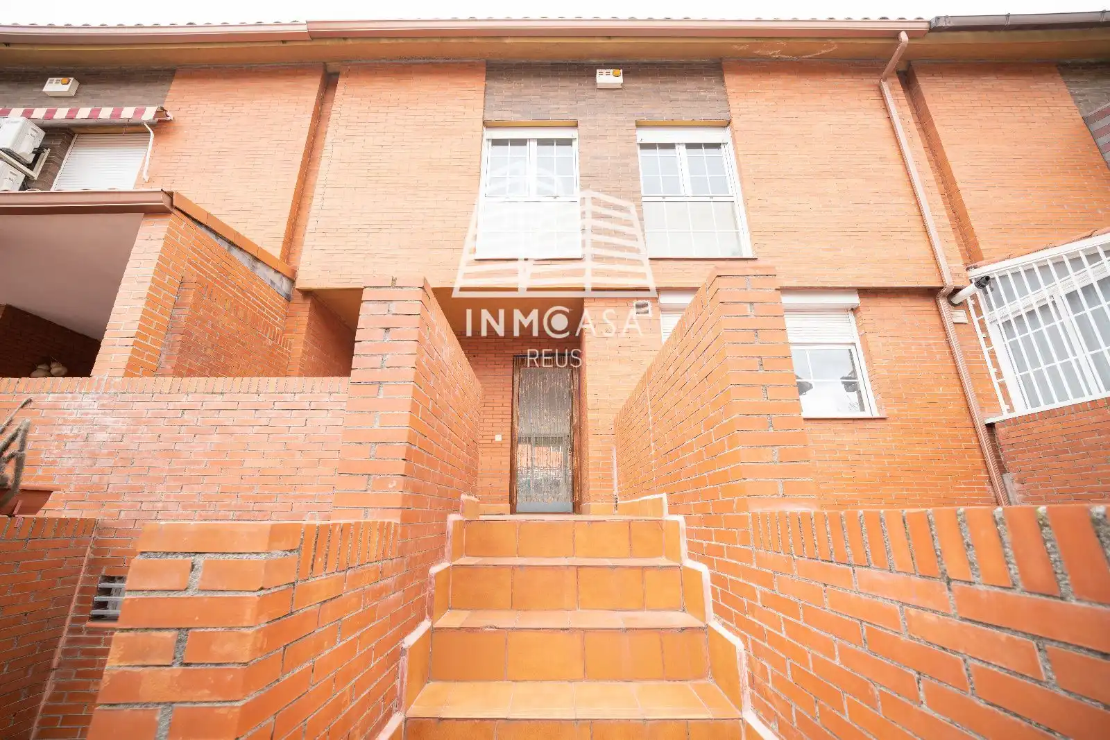 Vista exterior de Casa adosada en venta en Mejorada del Campo con Calefacción, Jardín privado y Terraza